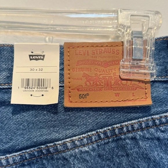 NWT Levi's Men's 501 Straight Leg Jeans in Classic Blue - Picture 4 of 8